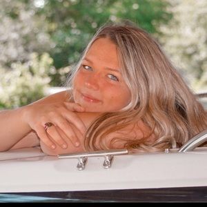 Meet your Posher, Olivia